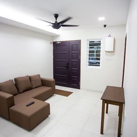 Hom2Rex Kuching Homestay Taman Timberland Bagian luar foto