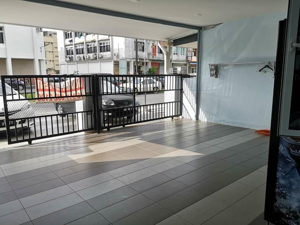 Hom2Rex Kuching Homestay Taman Timberland Bagian luar foto